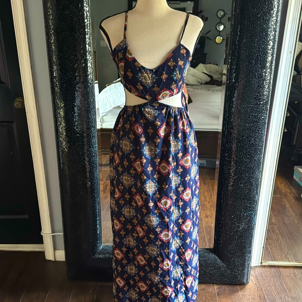 Cute cut out dress beautiful pattern ❤️
